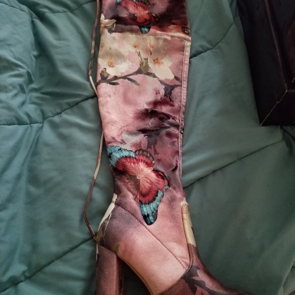 thigh high boots - Picture 3 of 3